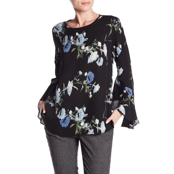 NWT Vince Camuto Windswept Bell Sleeve Blouse Top - Picture 1 of 2